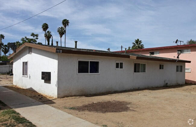 Building Photo - 4-Units