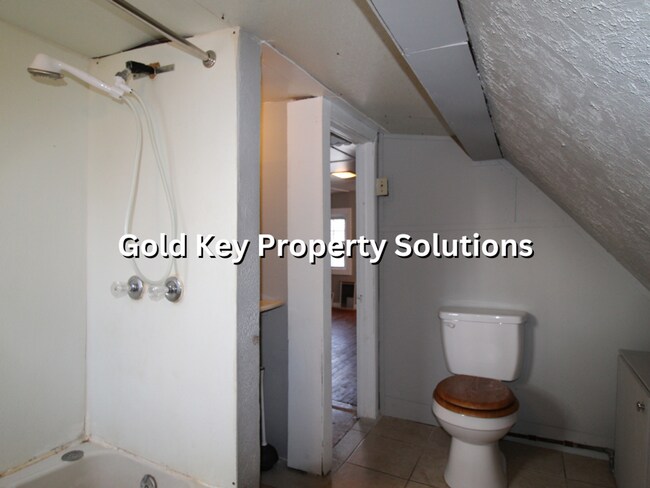 Building Photo - 2 BR 1 BA House Off Scatterfield (NO SECTION 8)