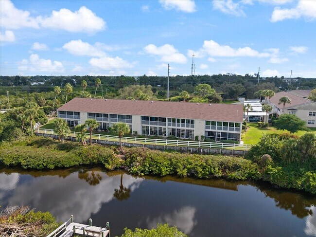 Building Photo - 841 Waterside Dr