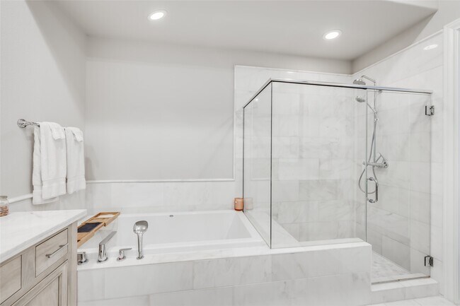 Building Photo - 6056 Kansas St