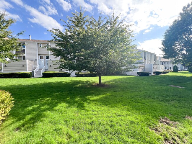 Building Photo - 83 Sandpiper Crescent