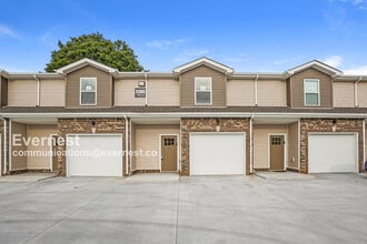 Building Photo - 3385 Polly Dr