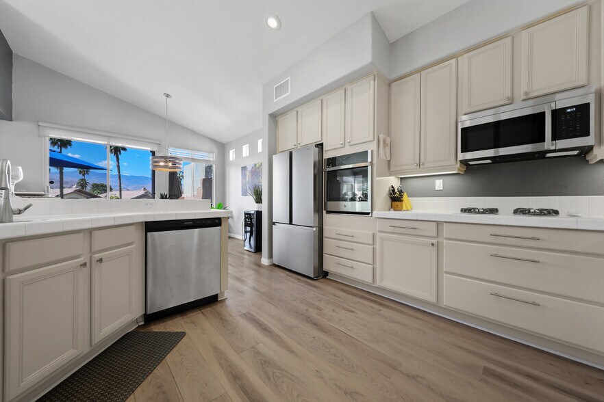 Building Photo - 76747 Minaret Way