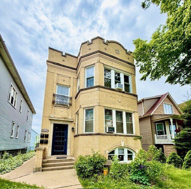 Primary Photo - 5137 W Henderson St