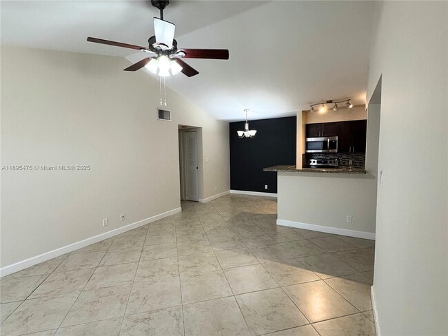 Primary Photo - 2926 S University Dr