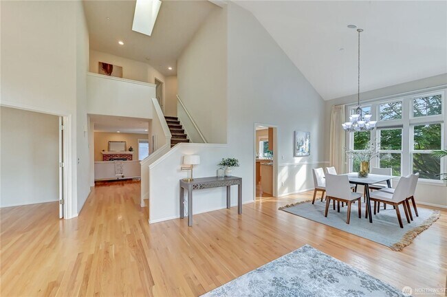 Building Photo - ? Stunning 4BR/3.5BA Home in Lake Forest P...
