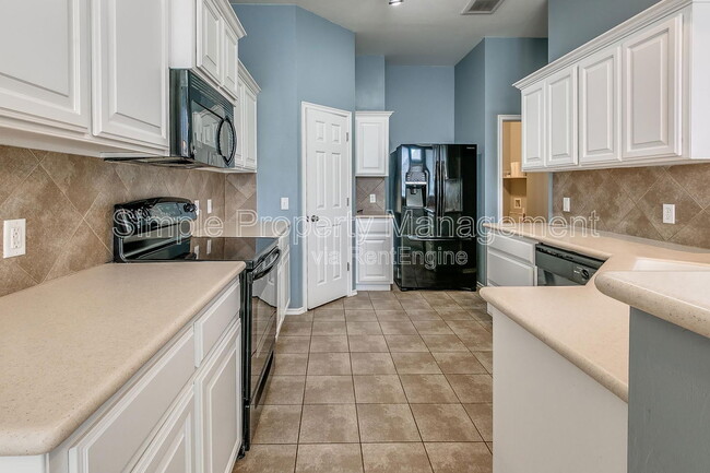 Building Photo - 18020 Cerrado Cir