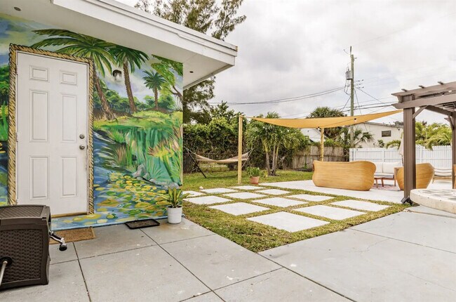 Building Photo - 415 S C St