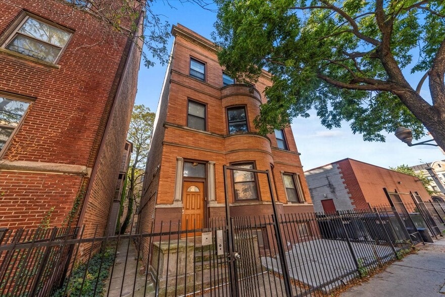 Primary Photo - 941 W Windsor Ave