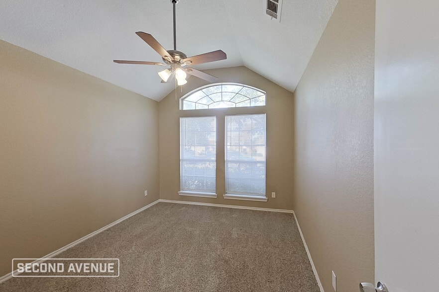 Building Photo - 616 Elm Falls Pl