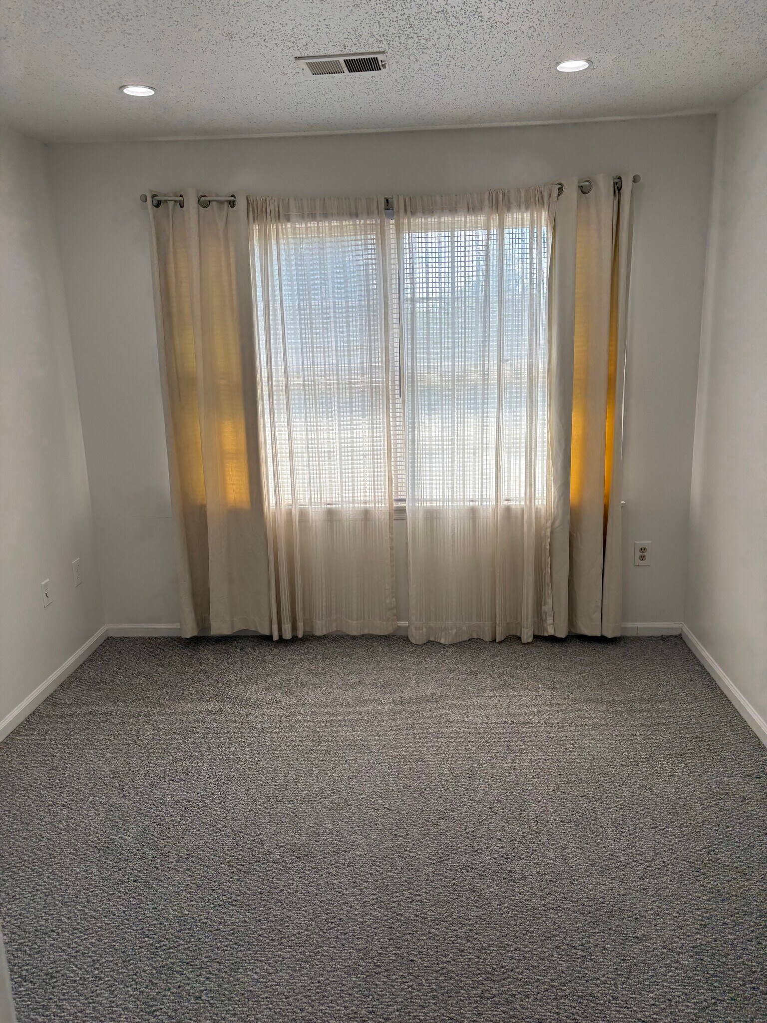 Second bedroom - 931 Edpas Rd