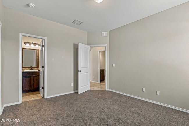 Building Photo - 13805 Garforth Ave
