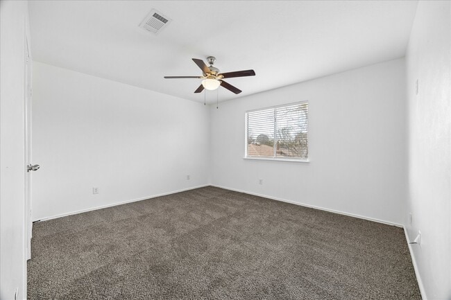 Building Photo - 2414 Kenbridge Dr