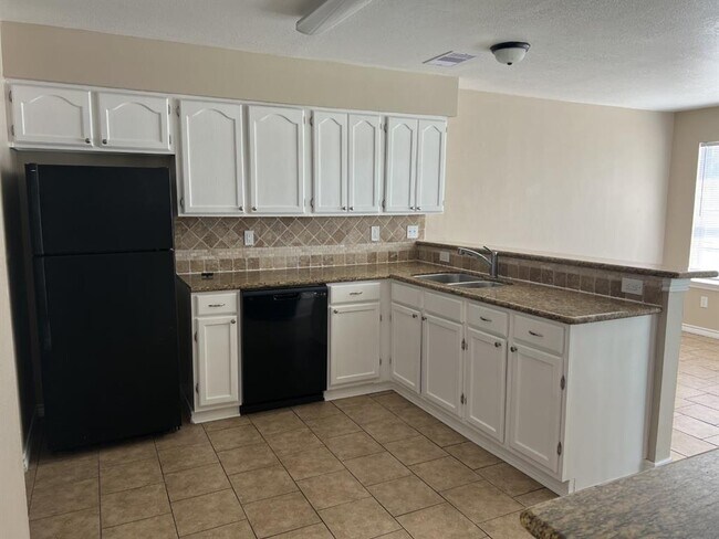 Building Photo - 8003 Catalpa St