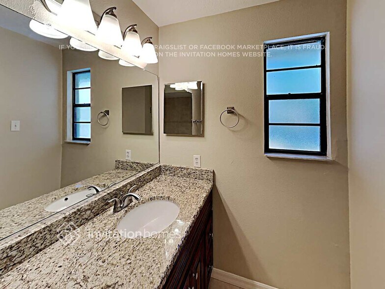 Building Photo - 4313 Ellenville Pl