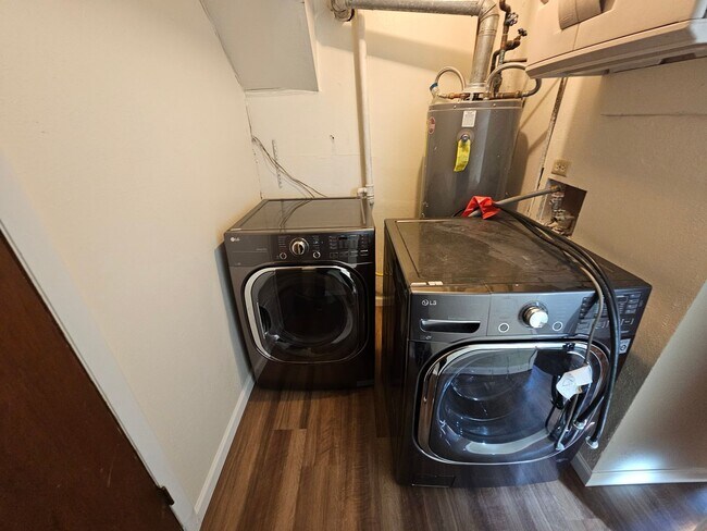 Building Photo - 3 Bed 2 Bath Home in North East Colorado S...