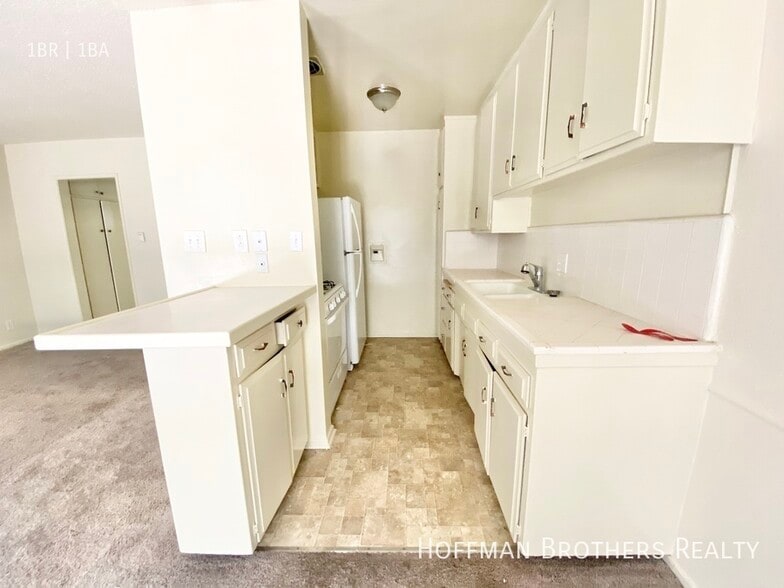 Building Photo - 3337 Mentone Ave