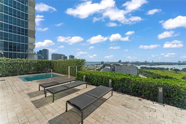 Building Photo - 1040 Biscayne Blvd