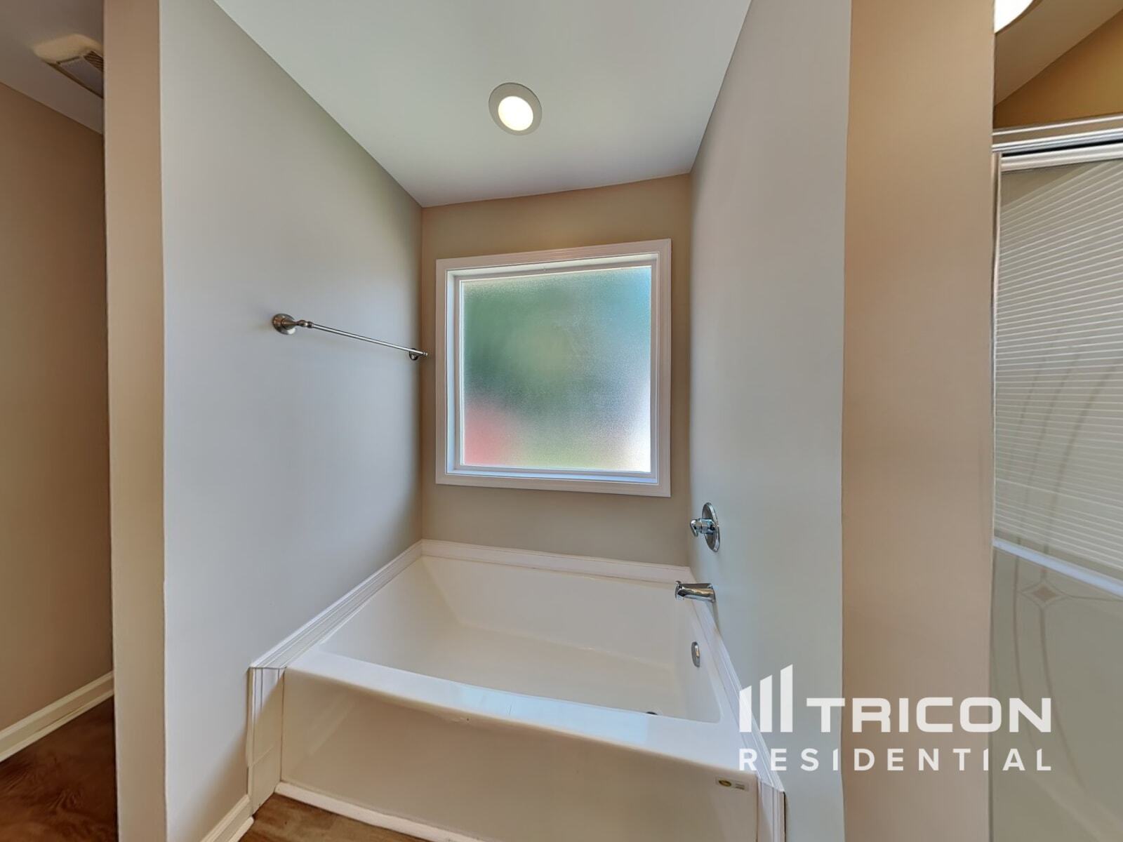 Building Photo - 868 Loch Lomond Cir