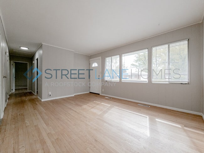 Building Photo - Charming 3 Bedroom / Beware of Scammers!