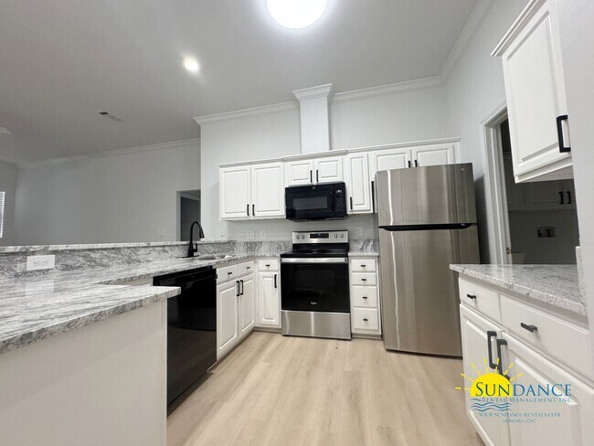 Building Photo - Spacious & Stylish 4-Bedroom Home Near Hurlburt AFB!