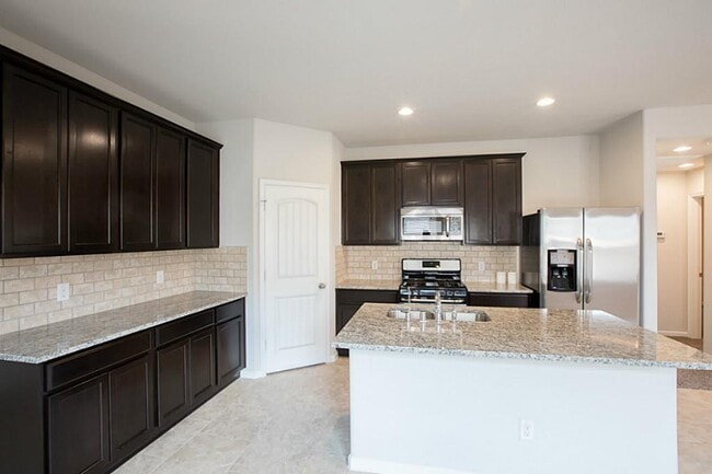 Building Photo - 12111 Parade Park Pl