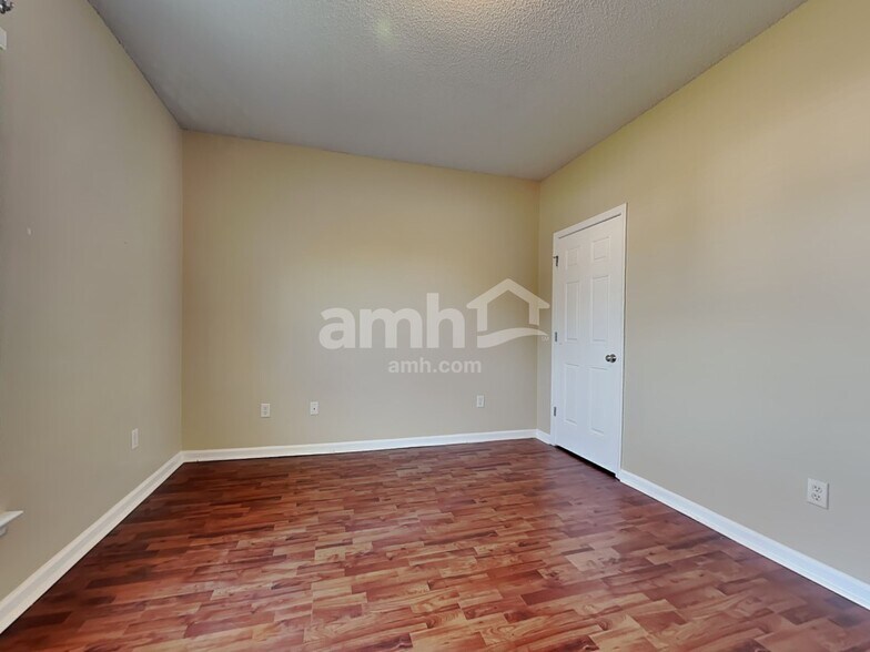 Building Photo - 171 Arbor Village Dr