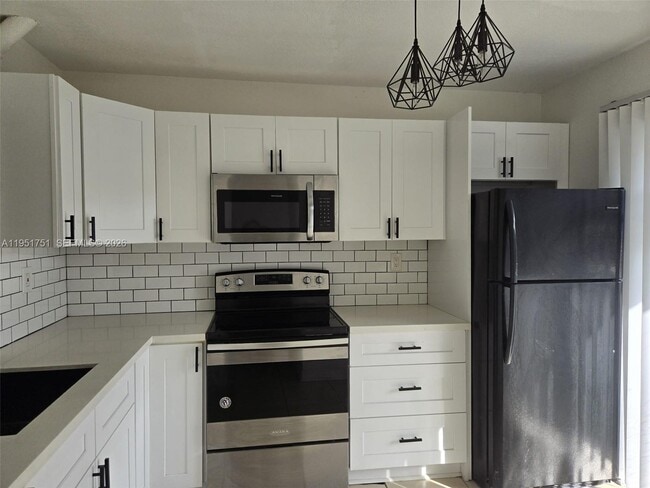 Building Photo - 10301 NW 33rd St