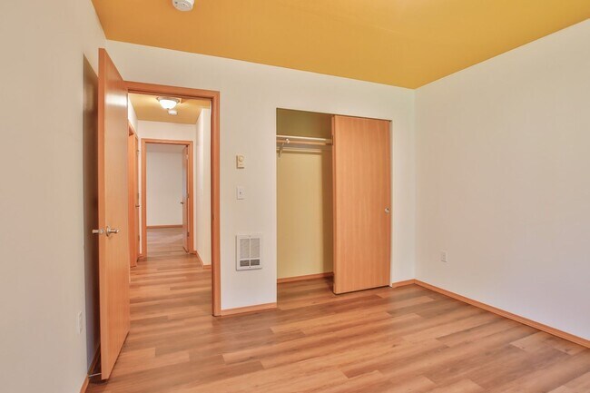 Building Photo - Private Beach Access Comes with This Lovely Freeland Home!