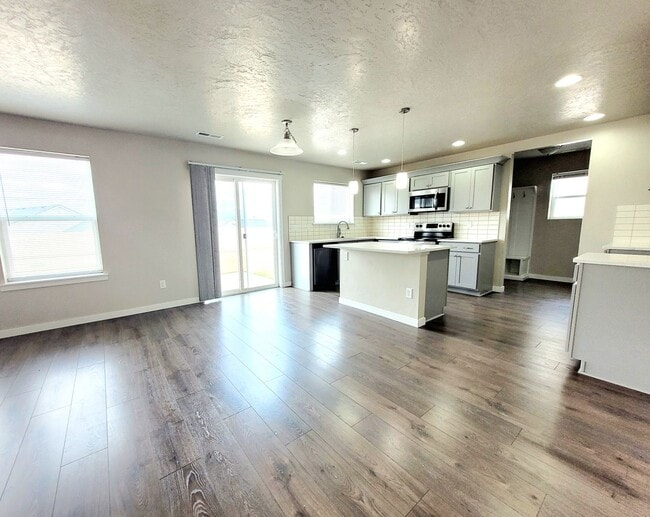 Building Photo - Beautiful 4 bedroom Nampa home