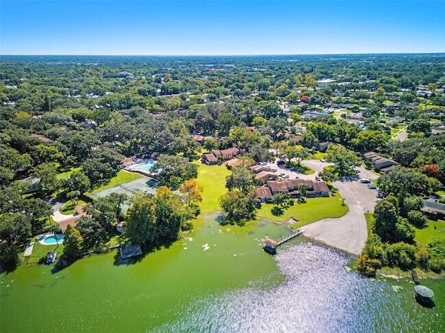 Building Photo - 525 Oak Haven Dr