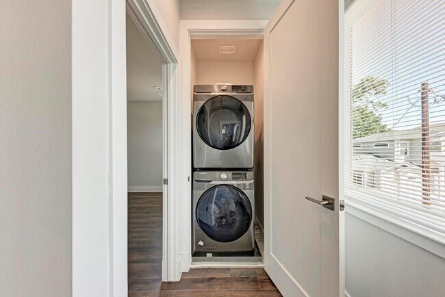 Building Photo - 7714 Watson St