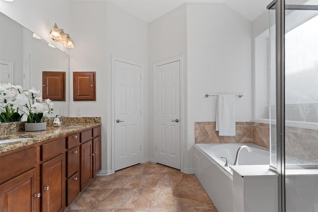 Building Photo - 2529 Mirasol Loop