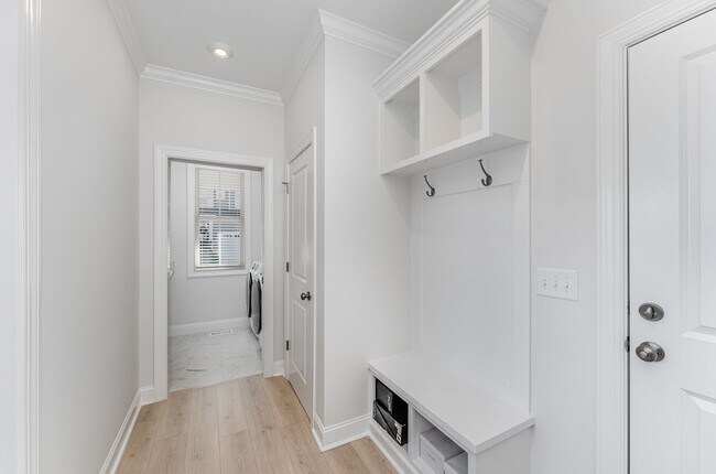 Building Photo - Contemporary 3 Bed, 2 Bath Ranch in Briar ...