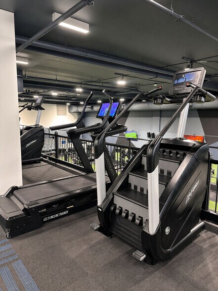 Building Photo - 758 N Broadway