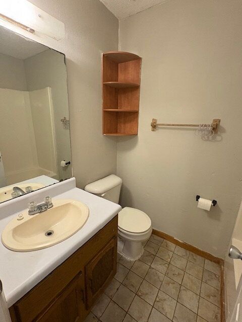 Building Photo - 2700 Thackery Rd