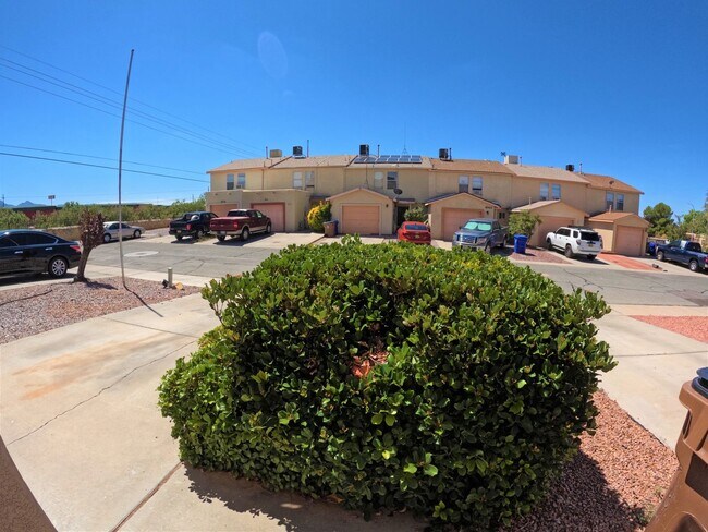 Building Photo - 3867 Thurston Ct