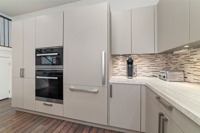 Building Photo - 11506 Royal Tower Pl