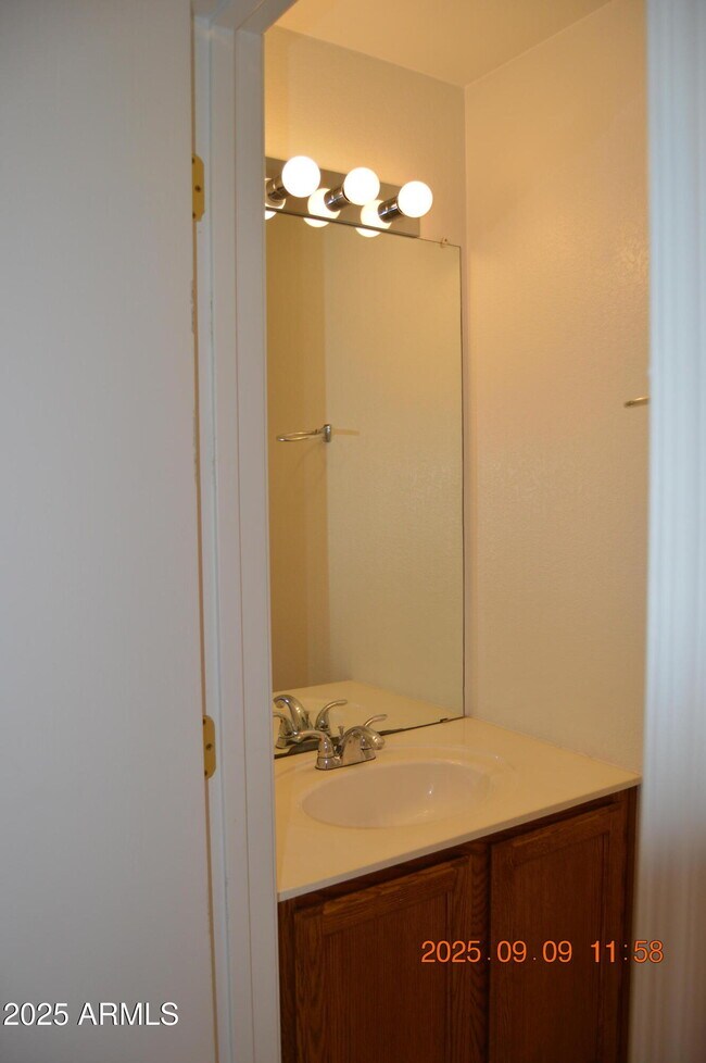 Building Photo - 4151 E Silverwood Dr