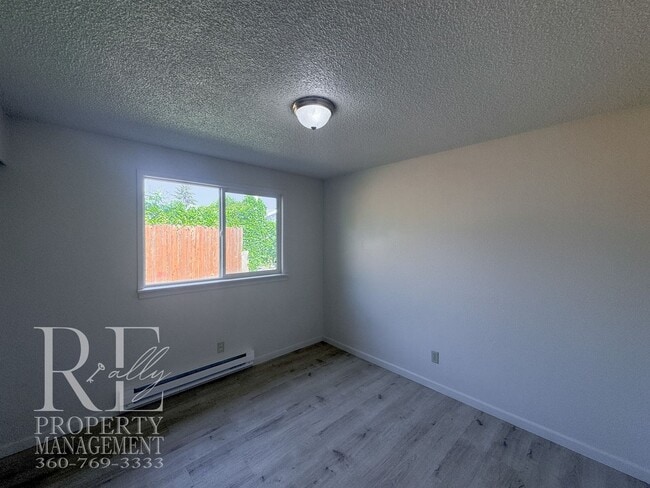 Building Photo - Refreshed 3-Bed Hefner Home with Private Lawn & Covered Parking