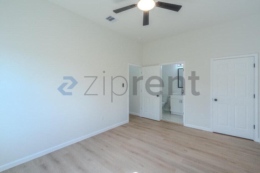 Building Photo - 303 Cartersville St