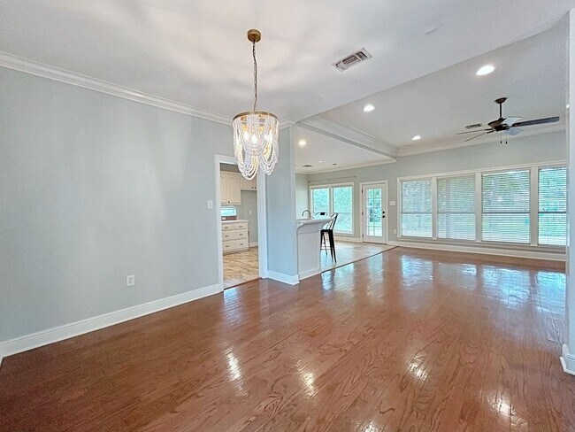 Building Photo - 3919 Meadow Ridge Dr