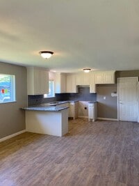 Building Photo - 3/2 PTISD FENCED YARD PET FRIENDLY