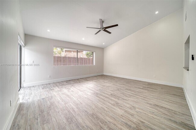 Building Photo - 9068 SW 129th Ln