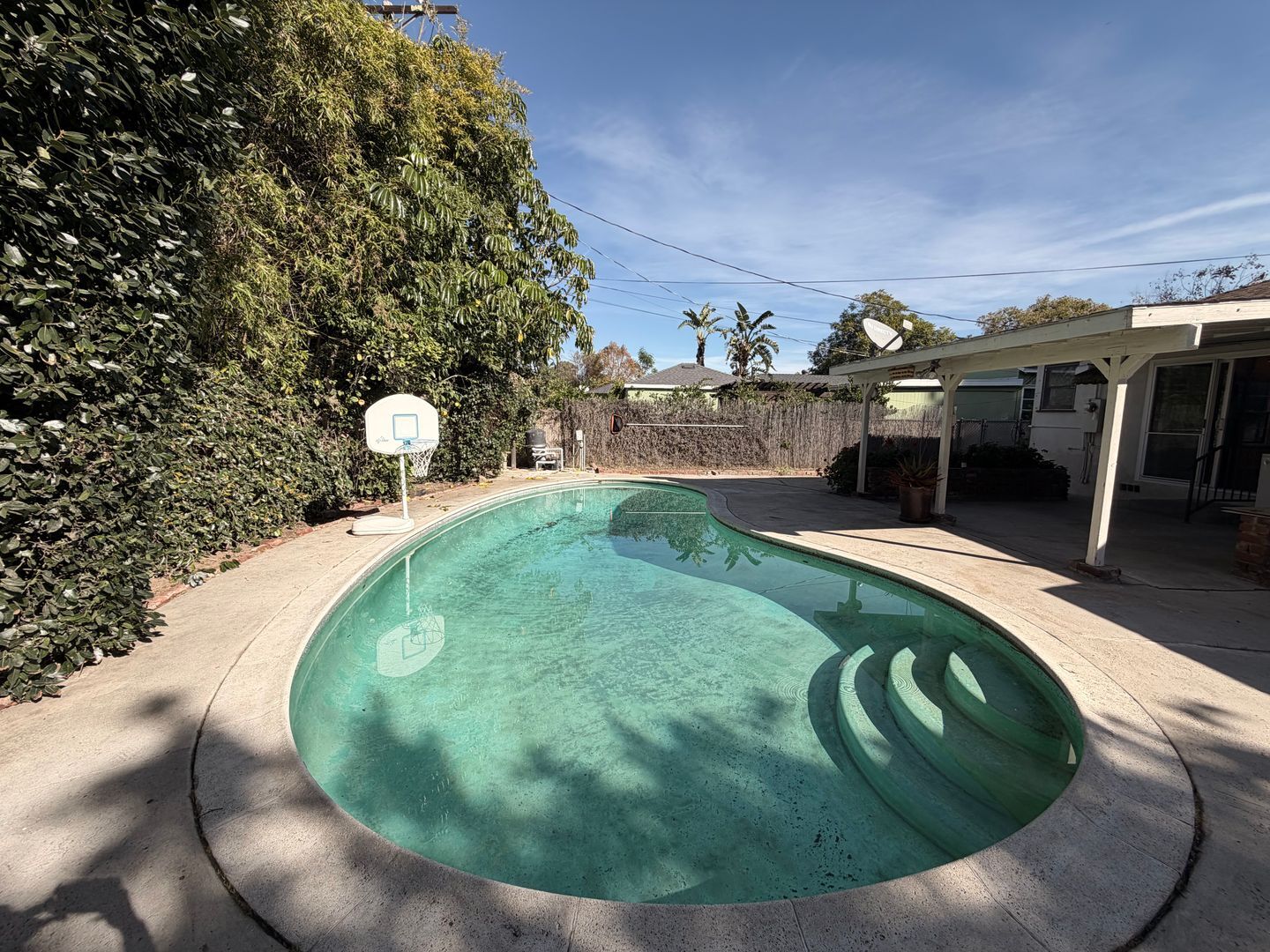Building Photo - Charming 3BD Pool Home in Van Nuys | 2-Car Garage + Washer/Dryer + Central A/C