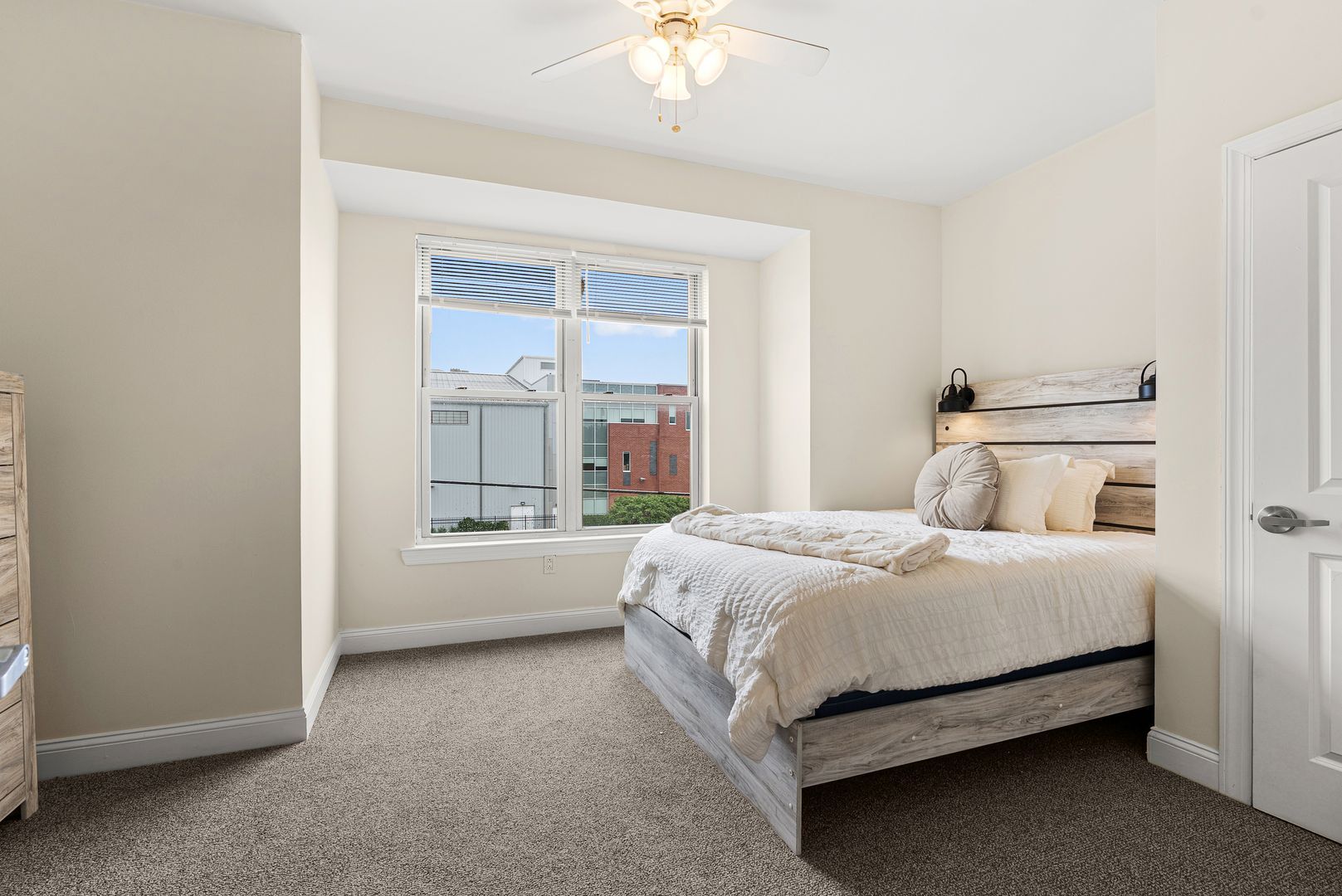 Building Photo - 1814 N 16th St