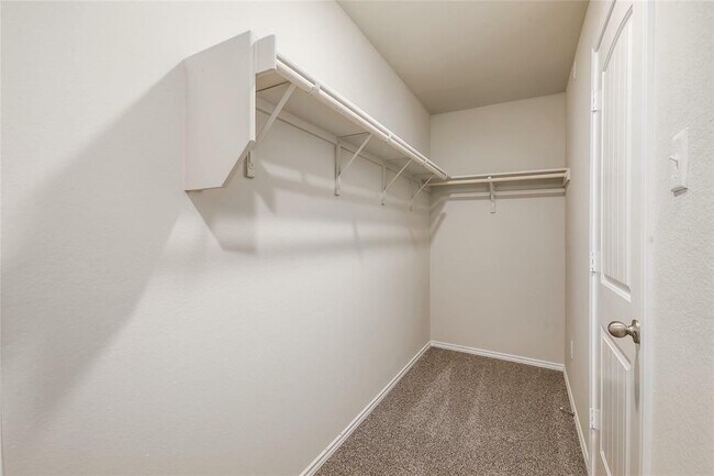 Building Photo - 401 Yemen Rd