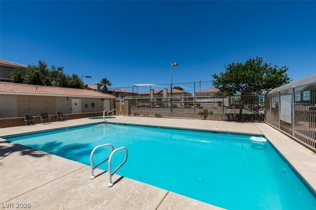 Building Photo - 7300 W Pirates Cove Rd