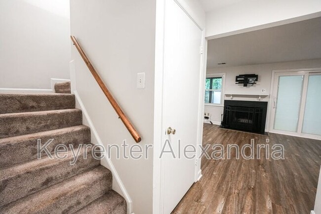Building Photo - 6626 Birchleigh Way