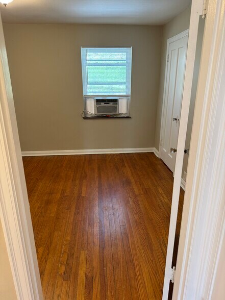 Building Photo - 2822 Lawndale Ave